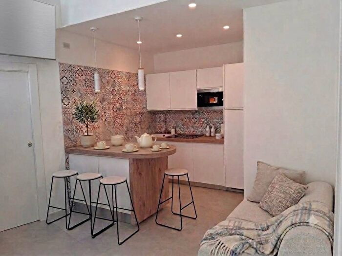 Appartamento trilocale in affitto in VIA PAGANINI, Novoli, Firenze