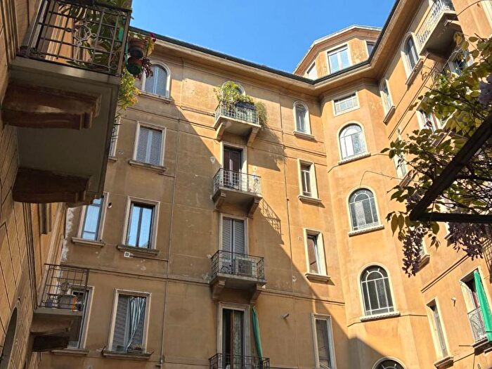 Appartamento bilocale in affitto in Via Trincea delle Frasche, Corso San Gottardo, Milano