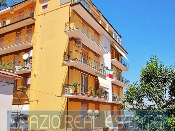 Appartamento con 7 locali in vendita in Via del Tricalle, Chieti