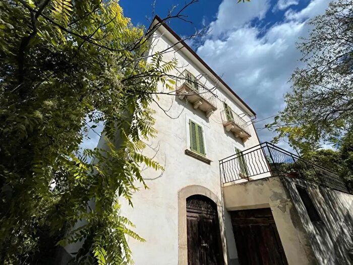 Casa quadrilocale in vendita in Via dei Cappuccini, Ofena
