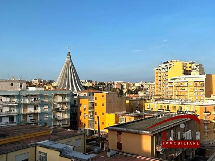 Appartamento con 6 locali in vendita in Via Archia, Siracusa