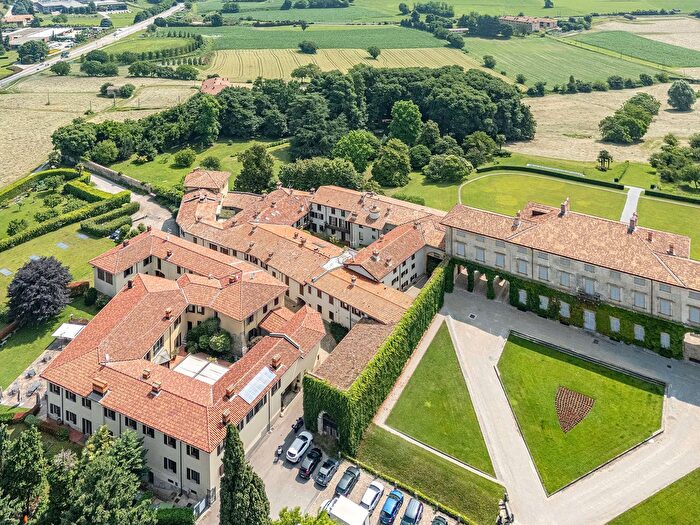 Appartamento quadrilocale in vendita in Via Stallaggio, Lurago DErba