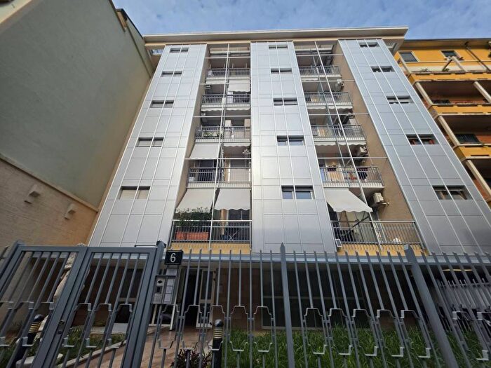 Appartamento bilocale in affitto in Via Monte Leone, Monte Rosa Lotto, Milano