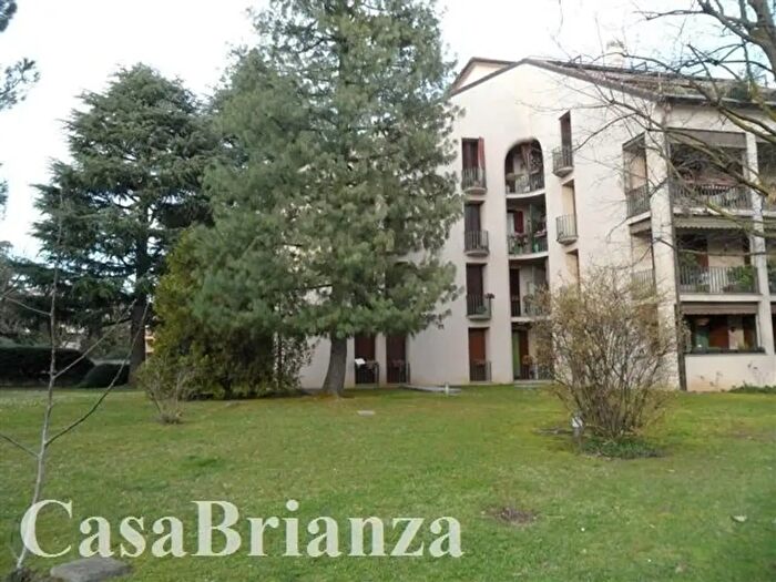Appartamento trilocale in vendita in Via Santa Maria delle Selve, Biassono