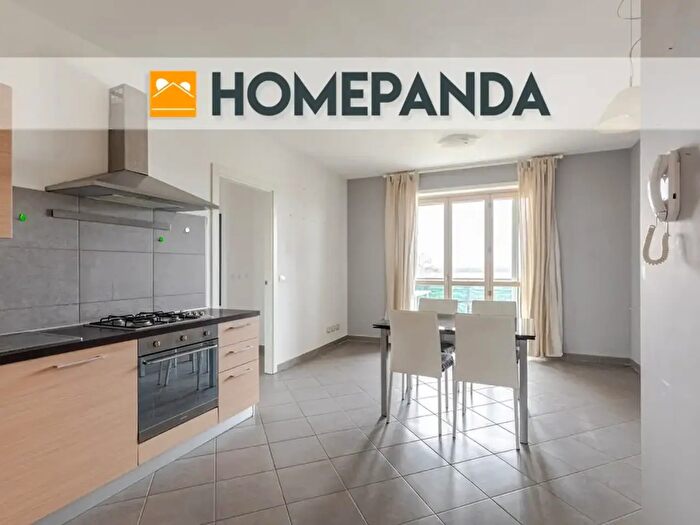 Appartamento trilocale in vendita in Via Eleonora Rabia, Cuneo