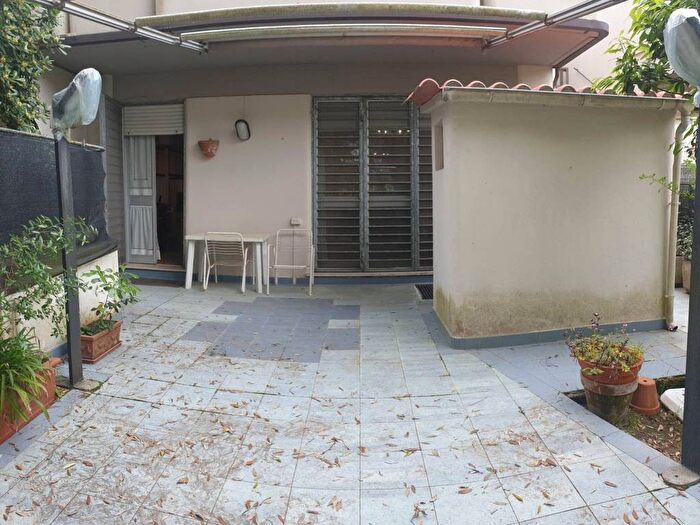 Appartamento trilocale in affitto in Via delle Ginestre, Tirrenia, Pisa