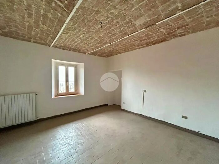 Casa con 6 locali in vendita in Via Vittorio Emanuele, Alfiano Natta