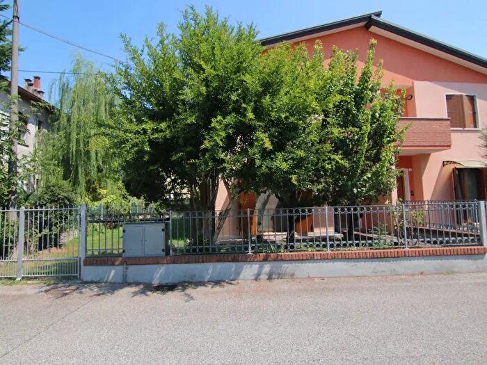 Casa con 7 locali in vendita in Via Santa Monica, Selvazzano Dentro
