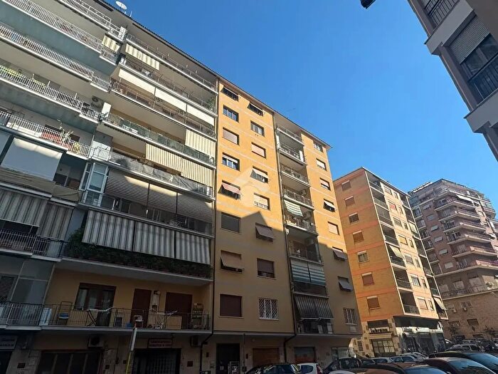 Appartamento trilocale in vendita in Via Renzo Rossi, Roma