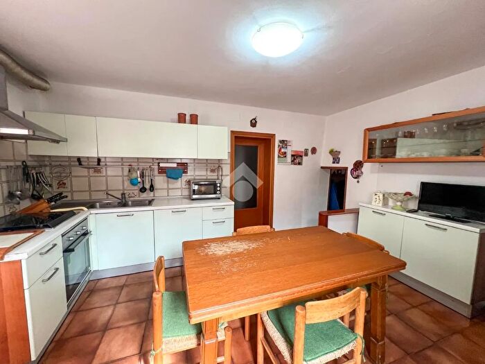 Appartamento con 6 locali in vendita in Via Piave, Casciana Terme Lari