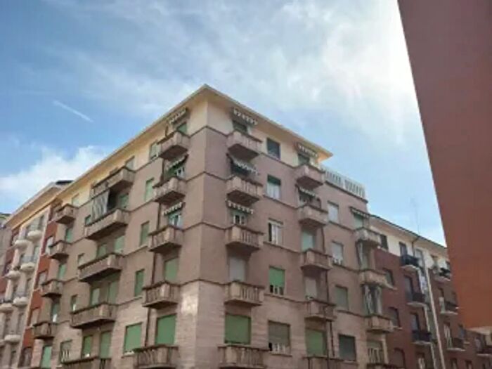 Appartamento quadrilocale in vendita in Via Tunisi, Torino