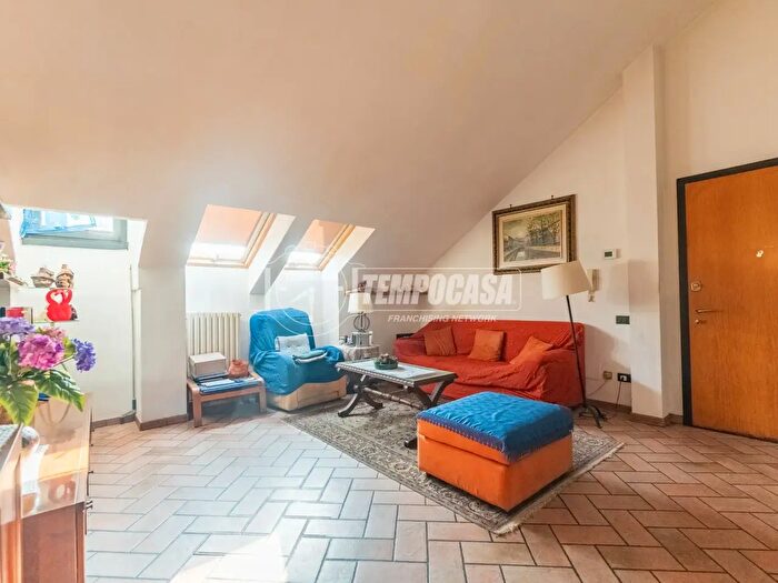 Appartamento trilocale in vendita in Via Scaglia, Abbiategrasso