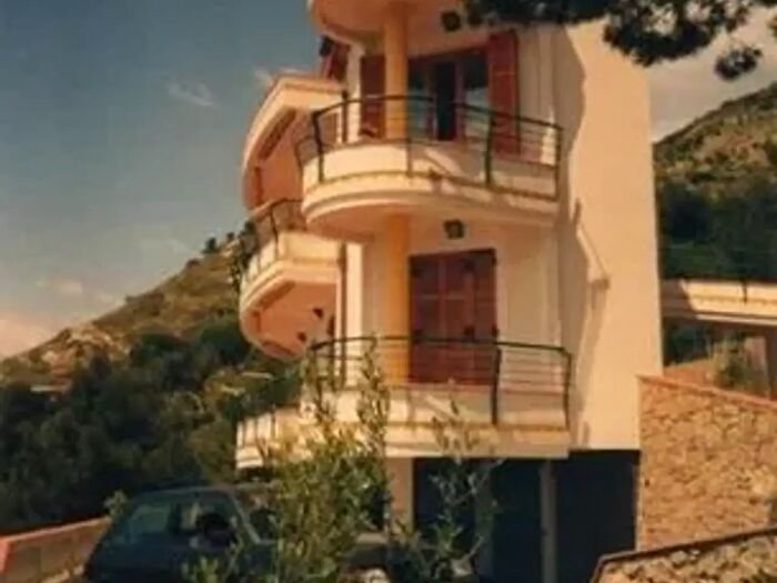 Casa in vendita in Via Collasgarba, Ventimiglia