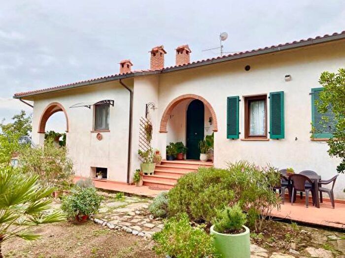 Casa con 6 locali in vendita in Manciano