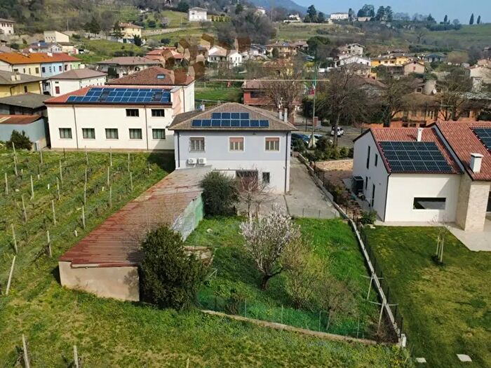 Casa quadrilocale in vendita in Villaga