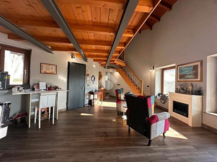 Casa quadrilocale in vendita in Via Adelaide di Savoia, San Pietro Mosezzo