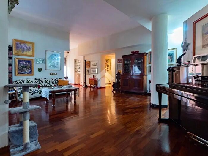 Appartamento quadrilocale in vendita in Via Sambucuccio dAlando, Roma