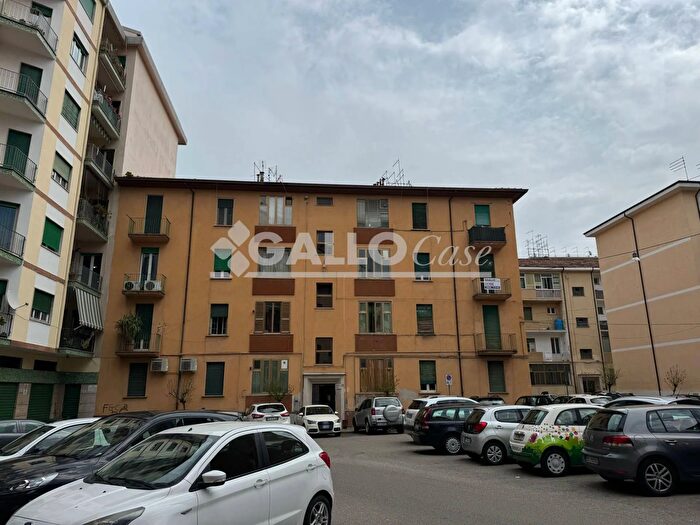 Appartamento quadrilocale in vendita in Via Giuseppe Santoro Cosenza, Cosenza