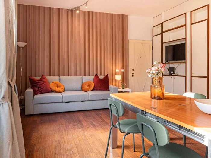 Appartamento trilocale in affitto in Via San Carpoforo, Brera, Milano