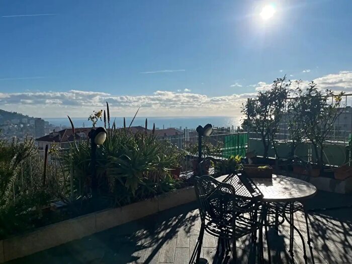 Casa con 6 locali in vendita in Via SantAgata, Imperia