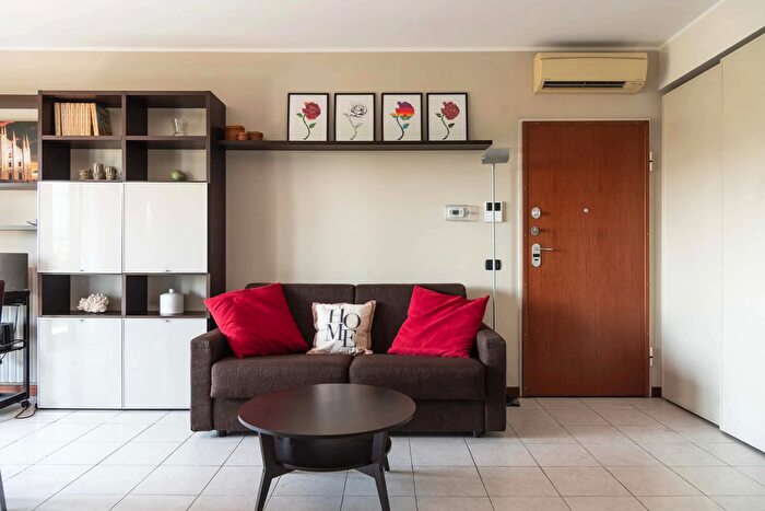 Appartamento monolocale in affitto in Via Vico Magistretti, Milano