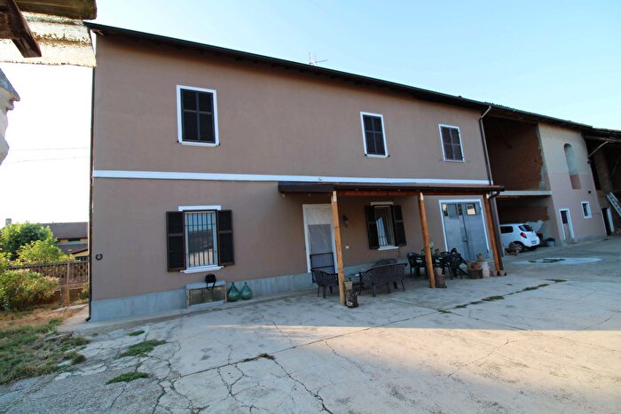 Casa con 5 locali in vendita in Bosco Marengo