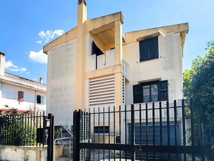 Casa con 6 locali in vendita in Via Pais, Selargius