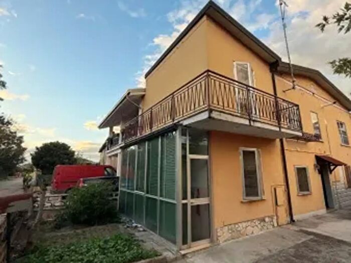 Casa quadrilocale in vendita in Via Martin Luther King, Luzzara