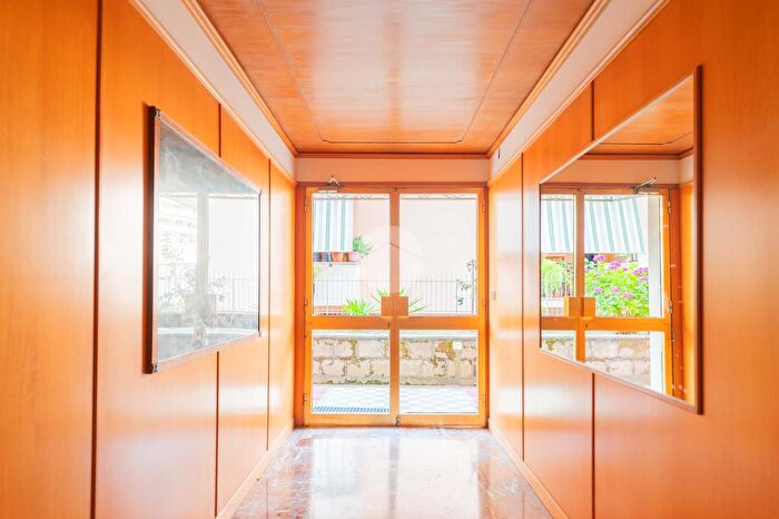 Appartamento quadrilocale in vendita in Via La Nebbia, Roma