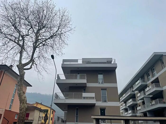 Appartamento quadrilocale in vendita in Viale Regina Margherita, Valdagno