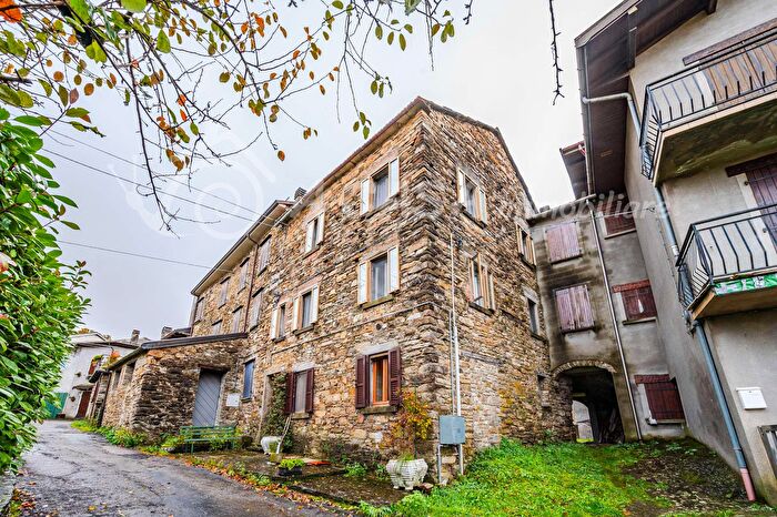 Casa con 6 locali in vendita in Fugazzolo di Sotto, Berceto