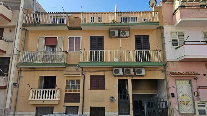 Appartamento trilocale in vendita in Scicli