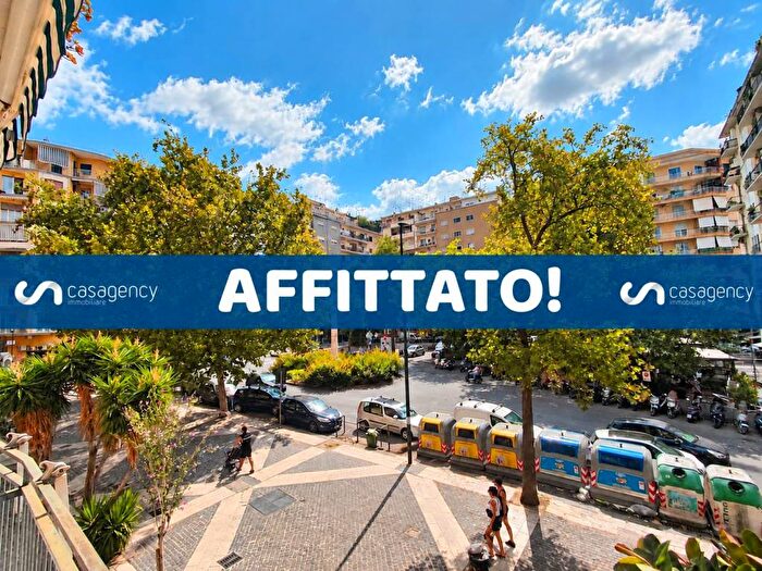 Appartamento quadrilocale in affitto in Piazza dell'Immacolata, Arenella, Napoli