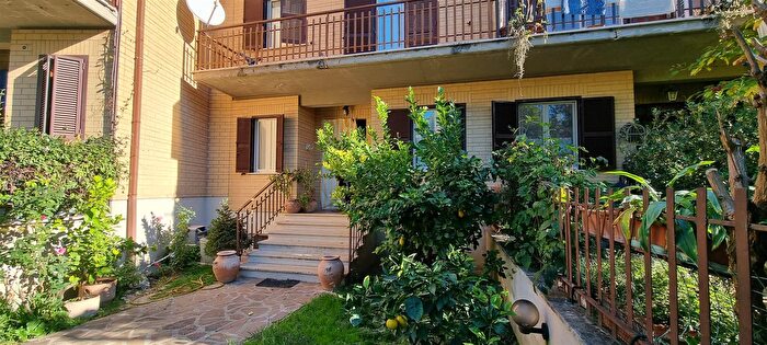 Casa con 7 locali in vendita in Via Scoccia, Castelnuovo Di Farfa