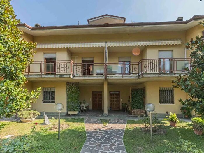 Appartamento con 5 locali in vendita in Via Primaria, Castello DArgile