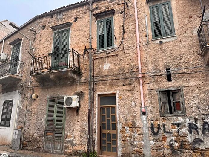 Appartamento quadrilocale in vendita in Via Giuseppe Albina, Palermo