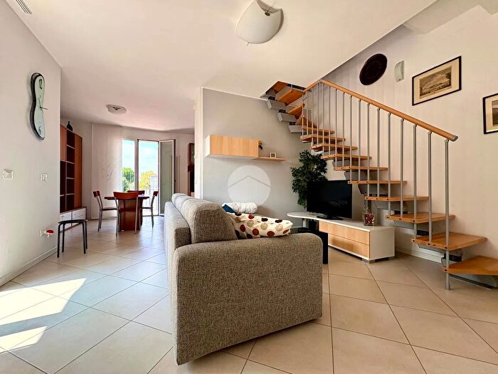 Appartamento quadrilocale in vendita in Attico Via Giuliano Dati, Rimini