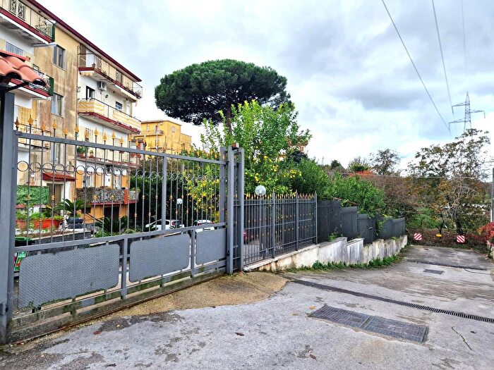 Appartamento monolocale in affitto in Via Due Portoni, Napoli