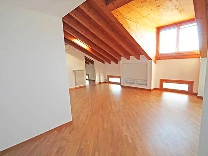 Appartamento trilocale in affitto in Via Garibaldi, Bergamo