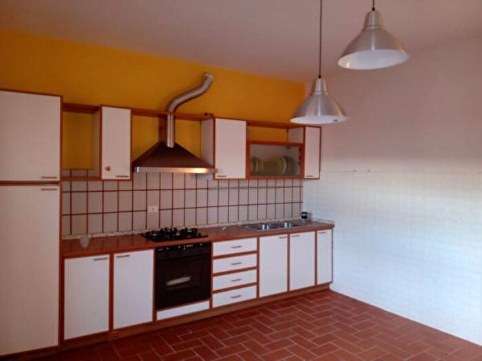 Appartamento con 6 locali in vendita in Via Roma, Staffolo