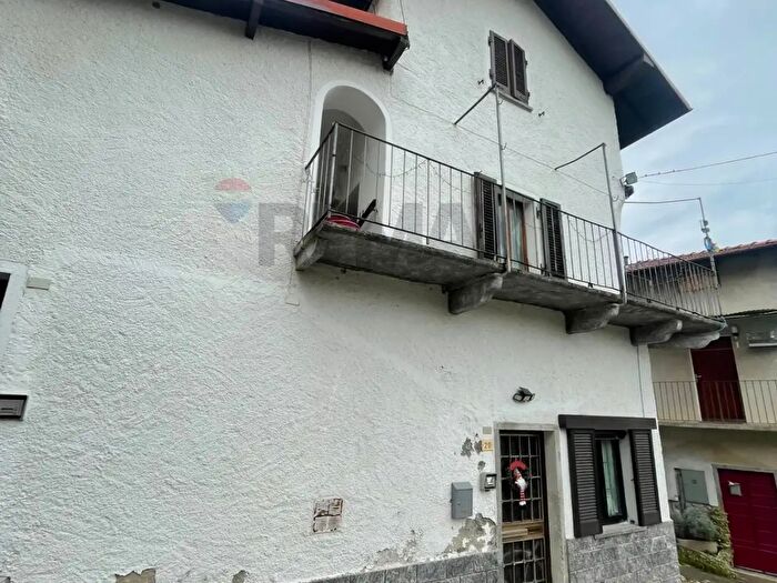 Appartamento con 6 locali in vendita in Giuseppe Mazzini, Mesenzana