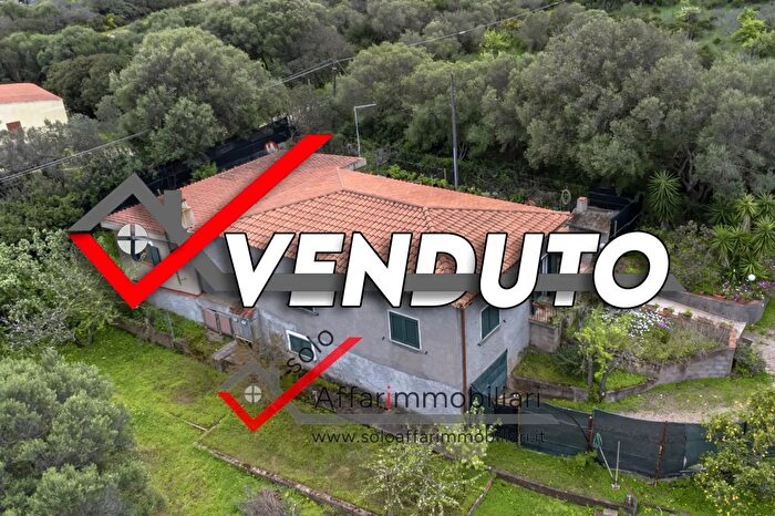 Casa con 6 locali in vendita in Olbia