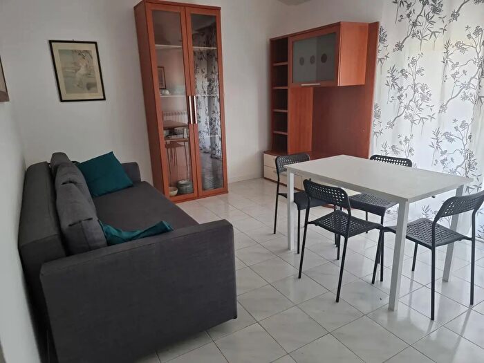 Appartamento trilocale in affitto in Viareggio