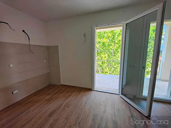 Appartamento trilocale in vendita in Via di Brozzi, Firenze