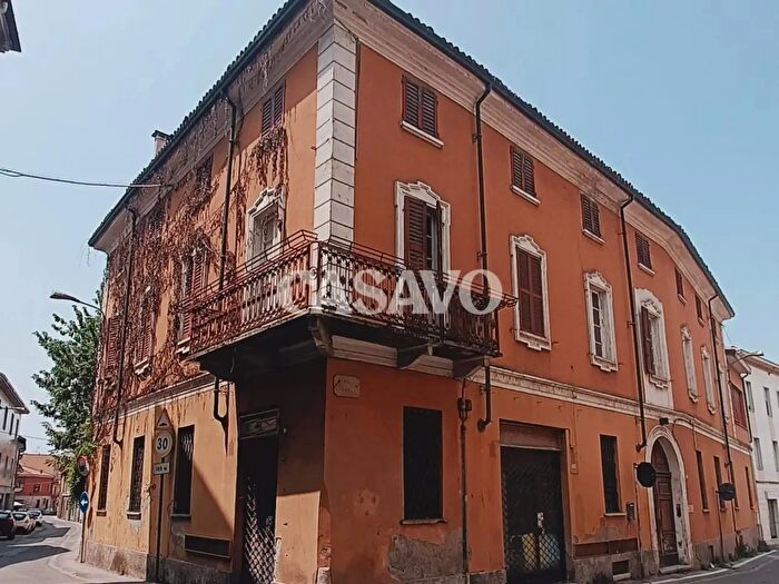 Casa con 9 locali in vendita in Castelnuovo Scrivia