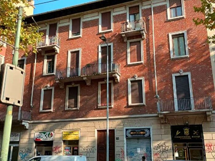 Appartamento trilocale in affitto in via GIAMBELLINO, Giambellino, Milano