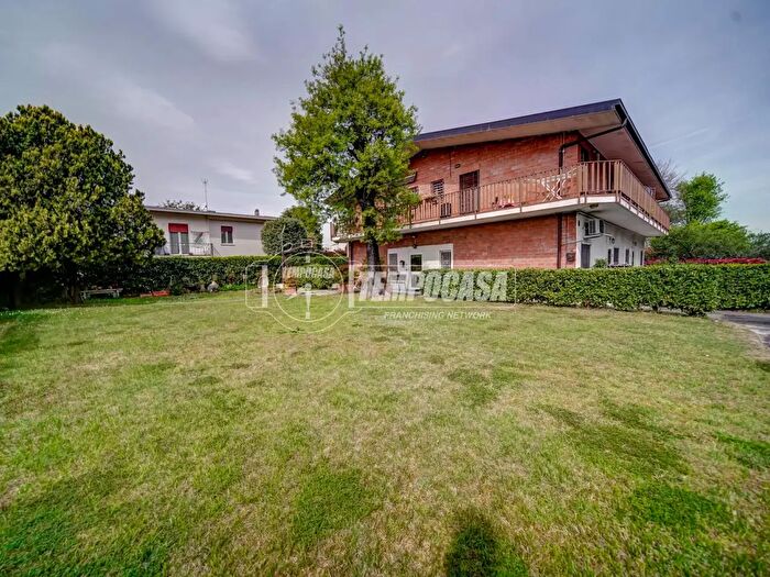 Appartamento quadrilocale in vendita in Via Lago Maggiore, Castelletto Sopra Ticino