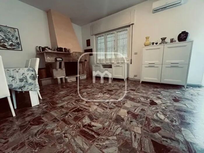 Appartamento trilocale in vendita in Lungomare Ugo Tognazzi, Pomezia