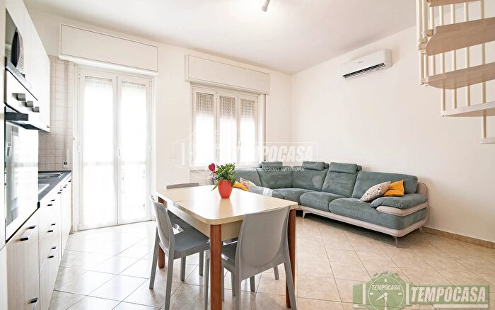 Appartamento trilocale in vendita in Via Gramsci, Senago