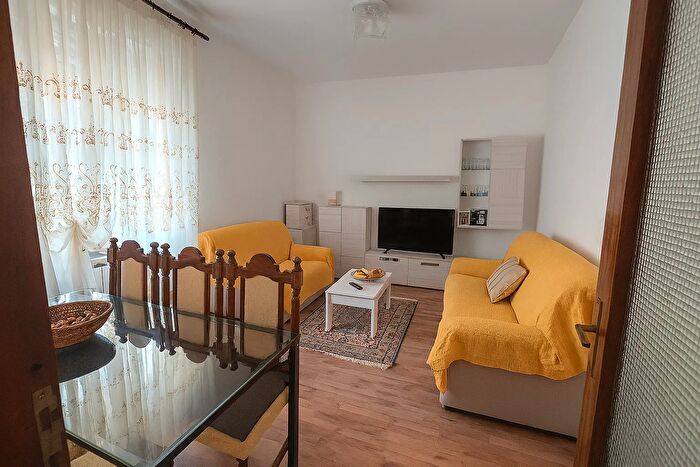 Appartamento trilocale in vendita in Vezzano Ligure